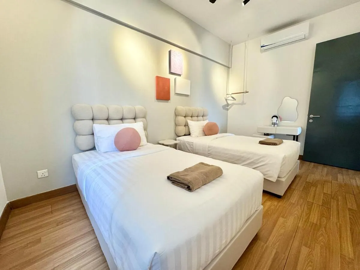 Tropicana 218 Macalister #Softcreamy #Infinitypool #7Pax #3Br2Bath #Quality Well Maintained #Private Host George Town 0*,