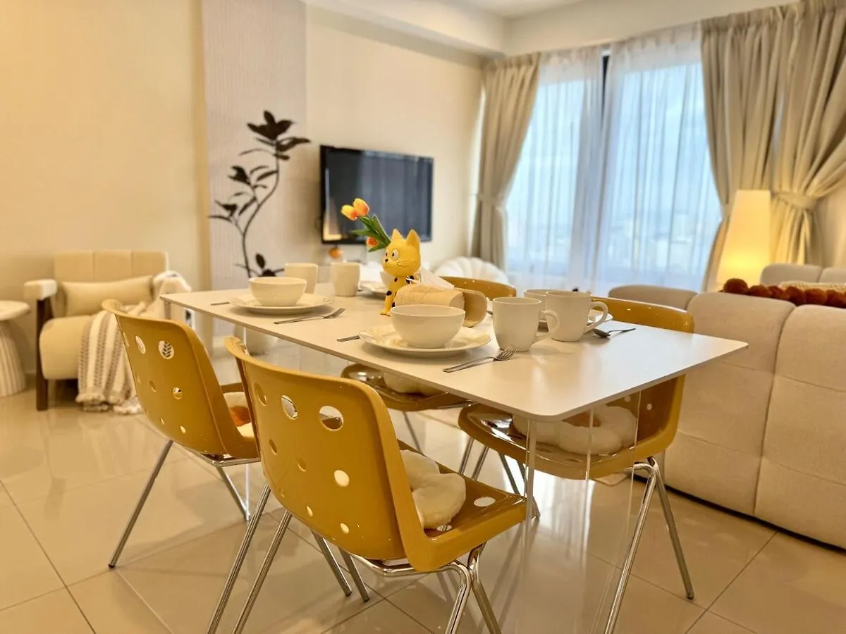 Tropicana 218 Macalister #Softcreamy #Infinitypool #7Pax #3Br2Bath #Quality Well Maintained #Private Host George Town
