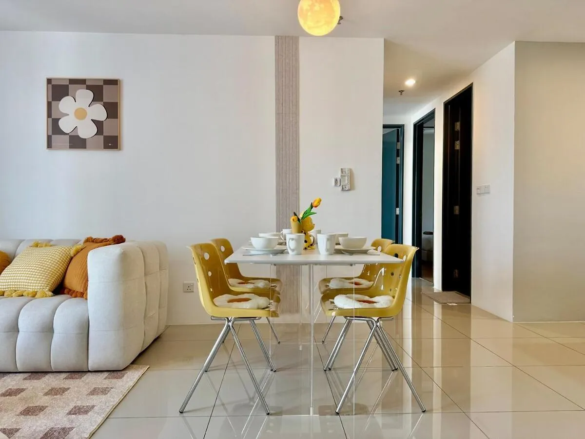 Tropicana 218 Macalister #Softcreamy #Infinitypool #7Pax #3Br2Bath #Quality Well Maintained #Private Host George Town