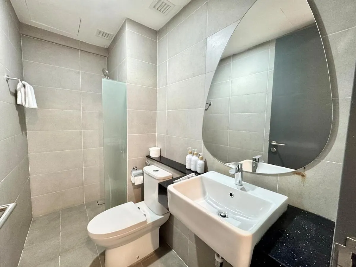 Tropicana 218 Macalister #Softcreamy #Infinitypool #7Pax #3Br2Bath #Quality Well Maintained #Private Host George Town Daire